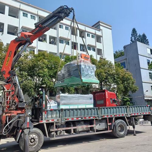 Neueste Unternehmensnachrichten über Benutzerdefinierte 7-Rollen-Verpackungsband-Produktionslinie | Direktversand ab Werk