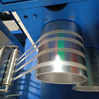 Maschine zur Herstellung von Verpackungsbanden aus Kunststoff